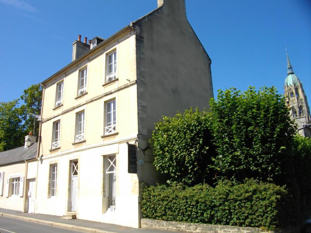 La Tour Louise Bayeux Exterior foto